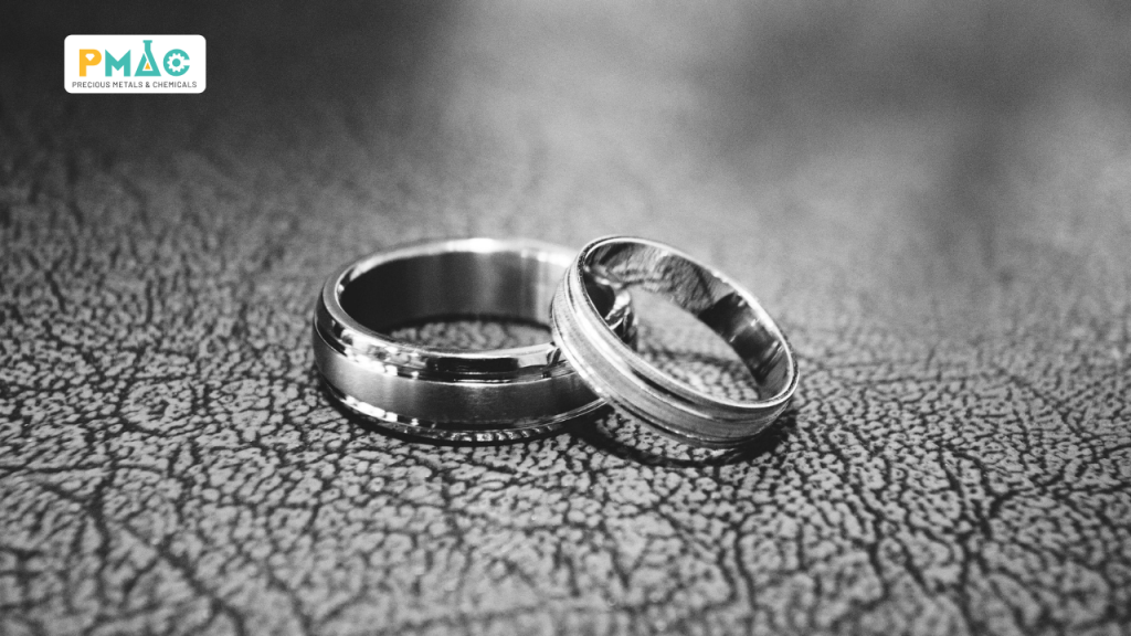 Hình 2: Trang sức vàng trắng được phủ Rhodium